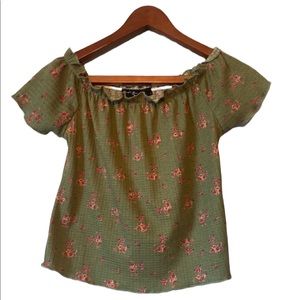Brit & Bri Army Green Floral Short Sleeve Crop Top